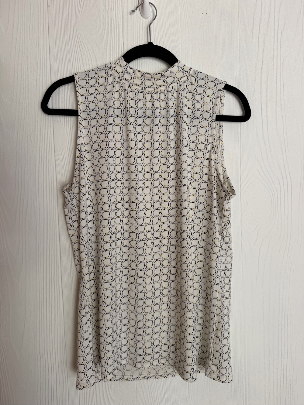 Liz Claiborne High-Neck Sleeveless Patterned Blouse